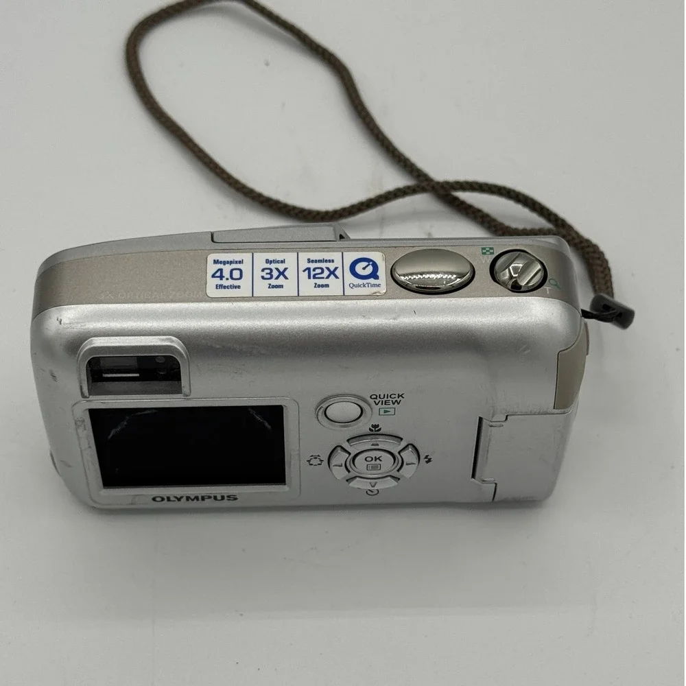 Olympus Camedia D-580 Zoom Digital Camera 4.0MP Silver Tested Working